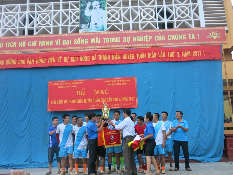 Tuần Giáo tổ chức giải bóng đá thanh niên  lần thứ V năm 2017