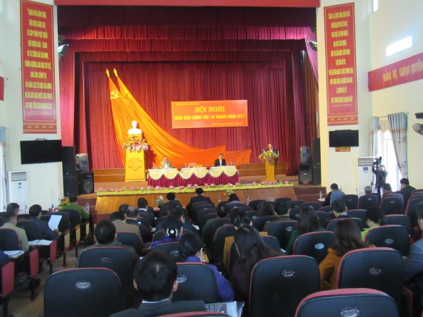 Toàn cảnh hội nghị giao ban giữa lãnh đạo huyện ủy, HDND , UBND huyện Tuần Giáo với cán bộ chủ chốt cơ sở