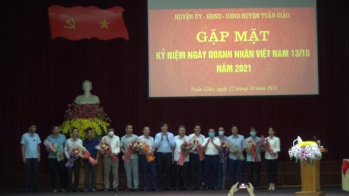 Huyện Tuần Giáo: Tổ chức gặp mặt nhân kỷ niệm Ngày Doanh nhân Việt Nam