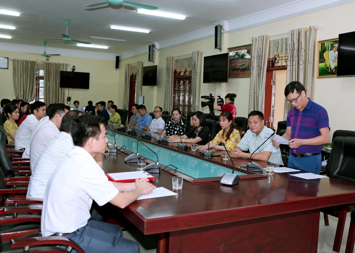 TUQ Chủ tịch UBND huyện, Đ/c Nguyễn Công Lâm công bố các quyết định công tác cán bộ