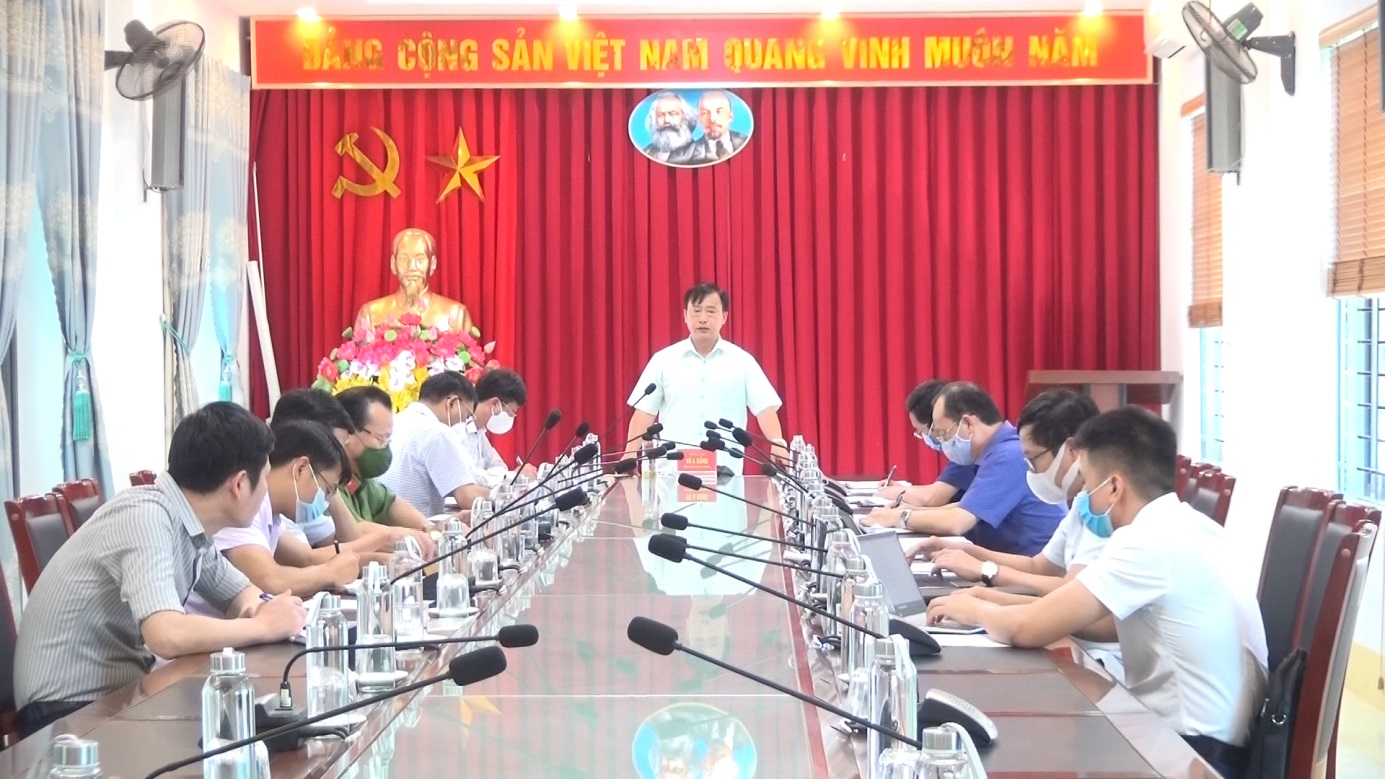 Đồng chí Vừ A Bằng – TUV, PCT UBND tỉnh kiểm tra công tác phòng chống Covid-19 tại huyện Tuần Giáo