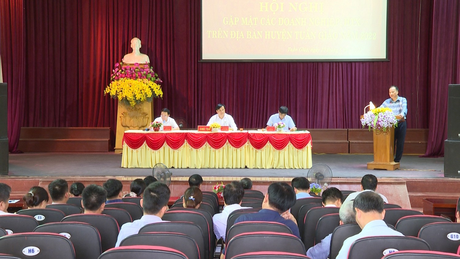 Huyện Tuần Giáo tổ chức hội nghị gặp mặt đối thoại với các doanh nghiệp, HTX
