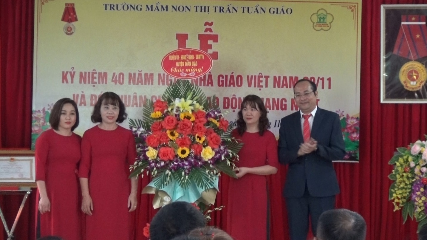 Tuần Giáo sôi nổi các hoạt động kỷ niệm 40 năm ngày nhà giáo Việt Nam