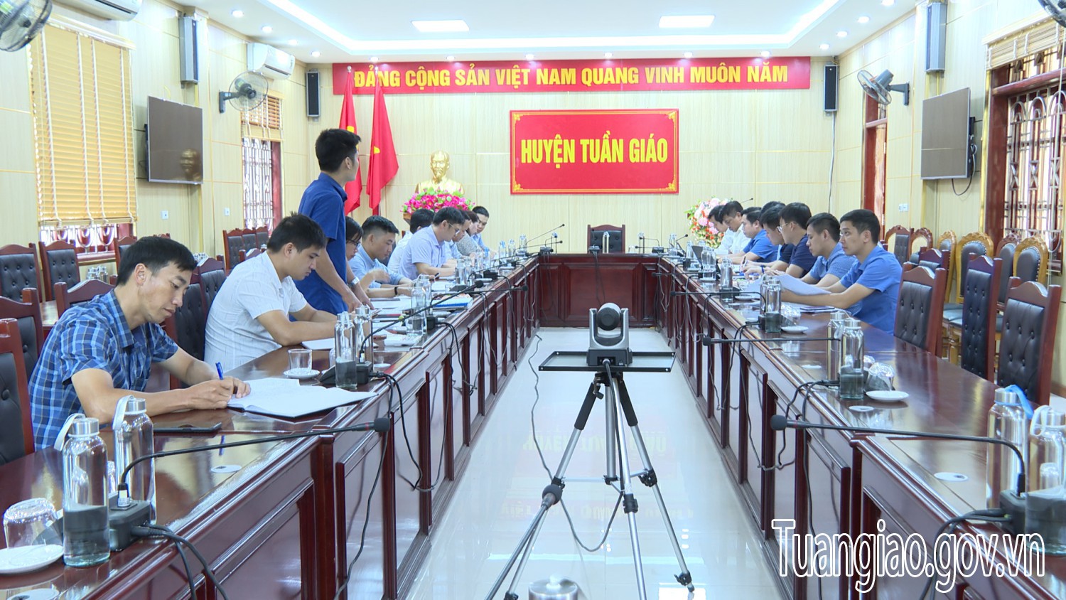 UBND huyện Tuần Giáo làm việc với Đoàn kiểm tra của Cục Đăng ký và Dữ liệu thông tin đất đai
