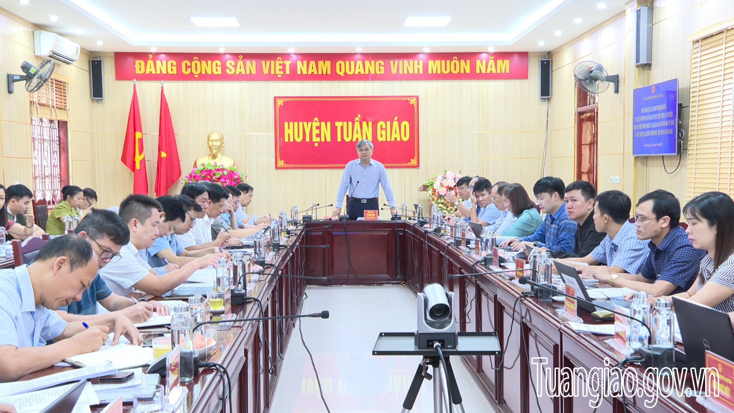 Đoàn công tác của UBND tỉnh Điện Biên làm việc với huyện Tuần Giáo
