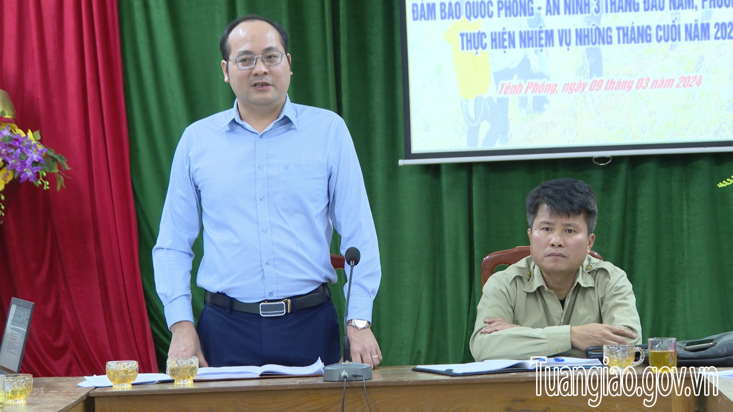 Chủ tịch UBND huyện Lê Xuân Cảnh kiểm tra, làm việc với xã Tênh Phông