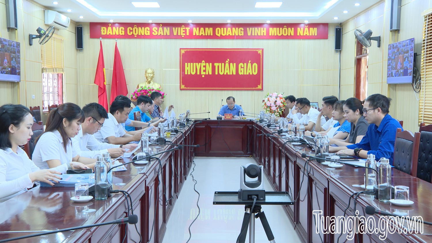 Hội nghị trực tuyến tổng kết đánh giá kết quả thực hiện chính sách BHXH, BHYT tỉnh Điện Biên năm 2023, phương hướng nhiệm vụ năm 2024