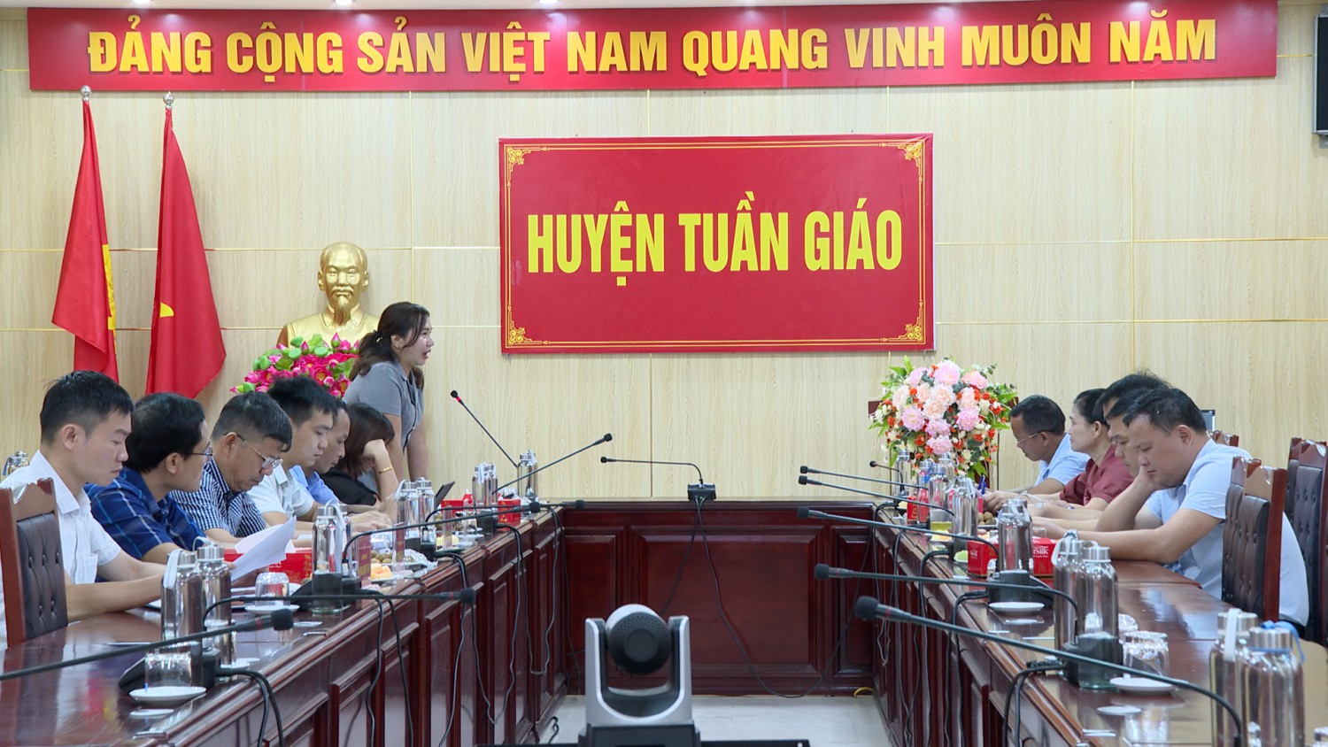 Huyện Tuần Giáo đón tiếp và làm việc với Đoàn công tác huyện Quỳnh Nhai.