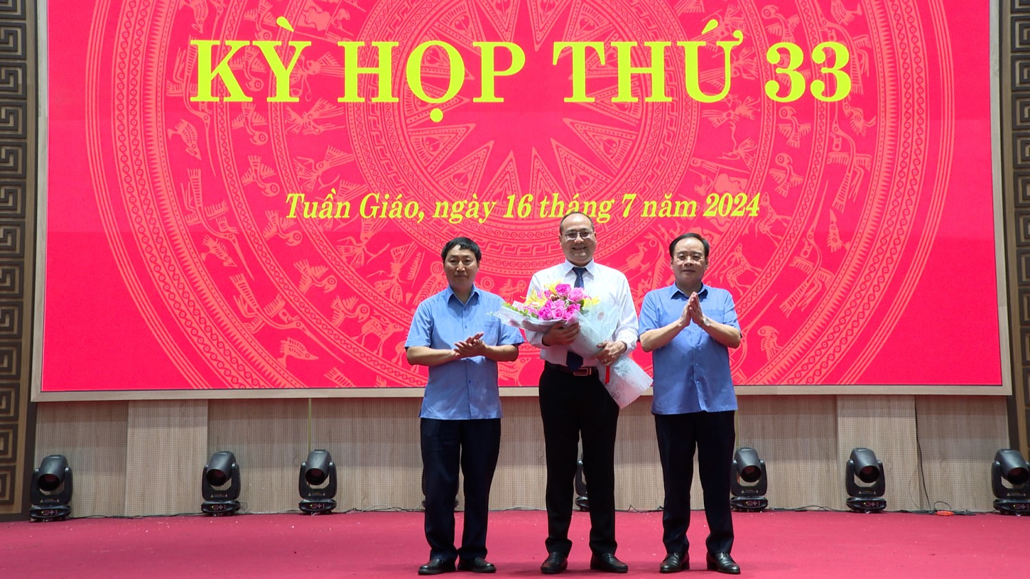 Đồng chí Lê Xuân Cảnh được bầu giữ chức Bí thư Huyện ủy Tuần Giáo