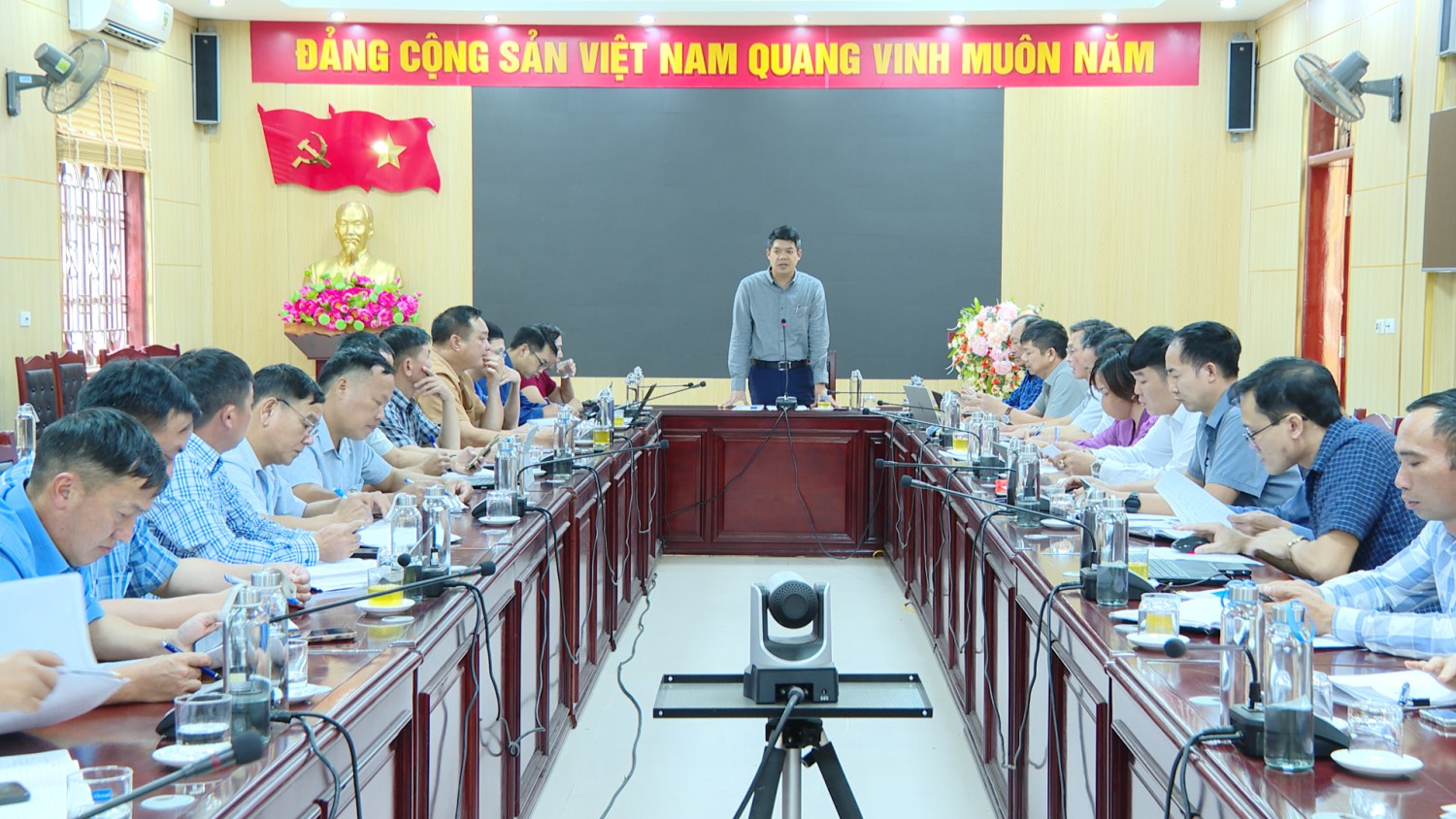 Họp triển khai các giải pháp trong thực hiện 03...