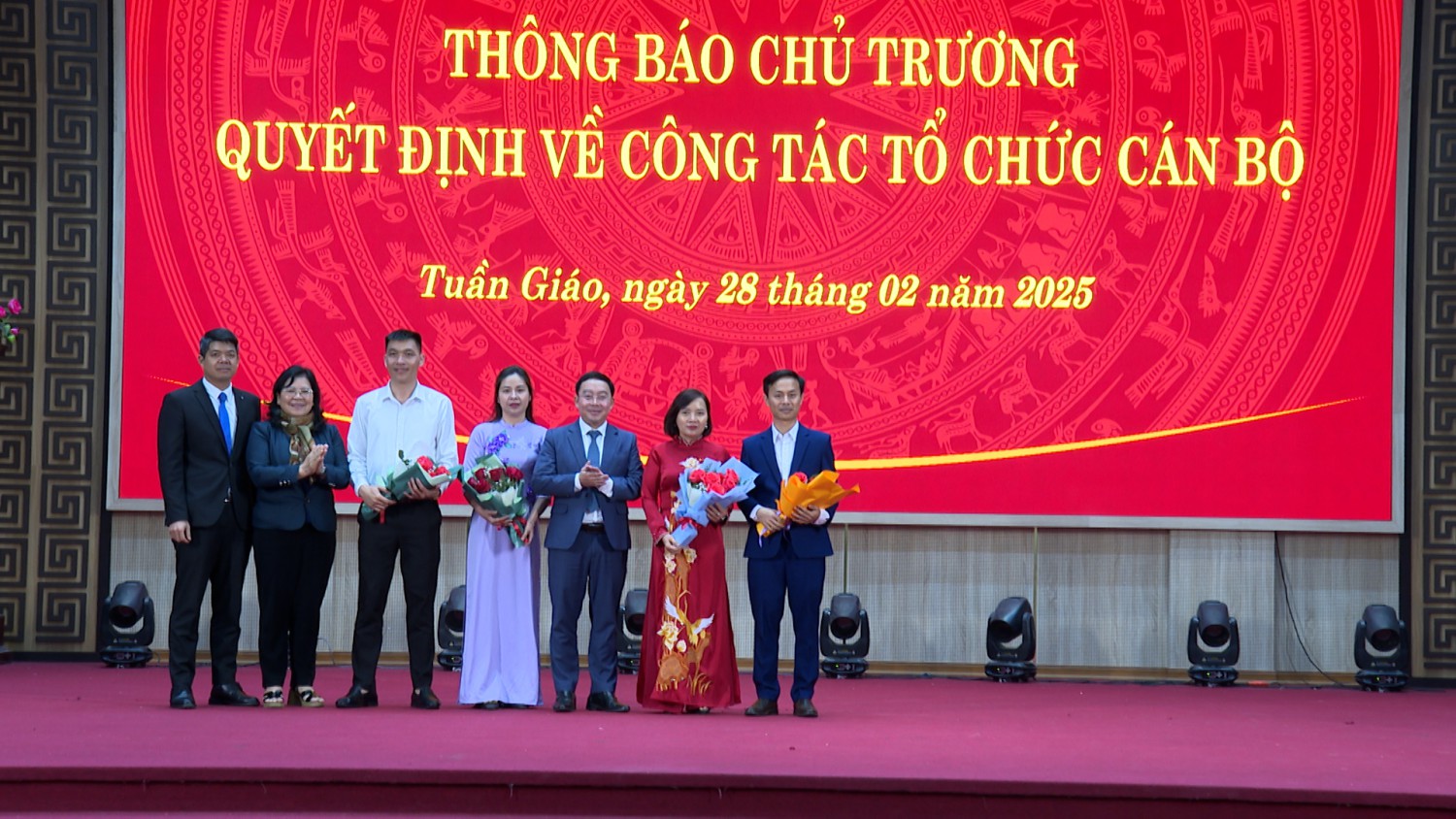 Hội nghị thông báo Chủ trương, Quyết định của Huyện ủy về công tác tổ chức, cán bộ