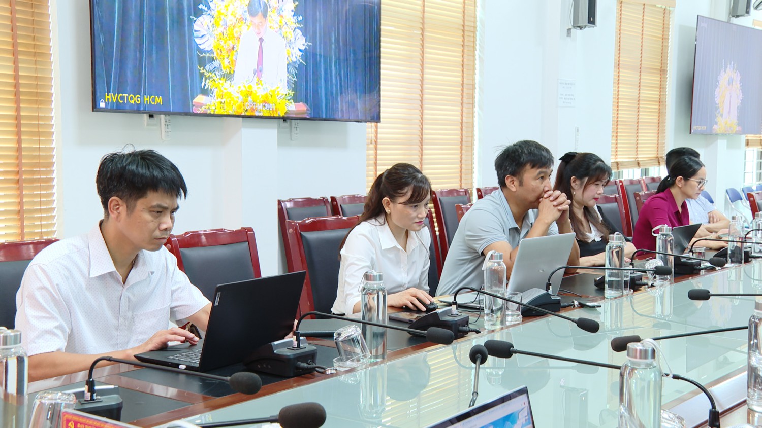 XÃ TUẦN GIÁO DỰ HỘI NGHỊ TOÀN QUỐC TẬP HUẤN NGHIỆP...