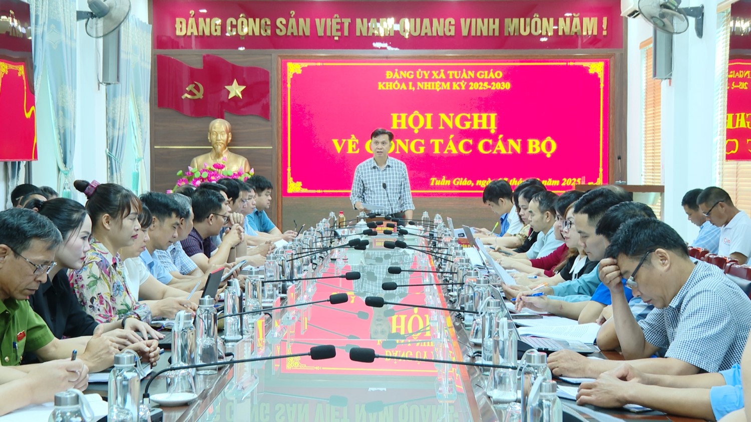 Hội nghị về công tác cán bộ
