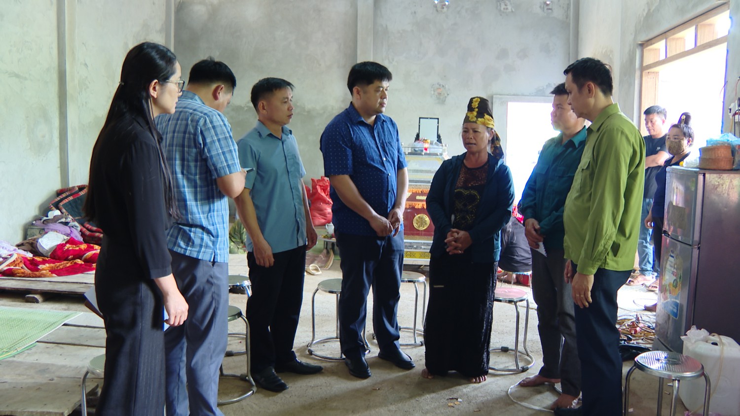 LÃNH ĐẠO XÃ TUẦN GIÁO THĂM HỎI, ĐỘNG VIÊN GIA ĐÌNH...