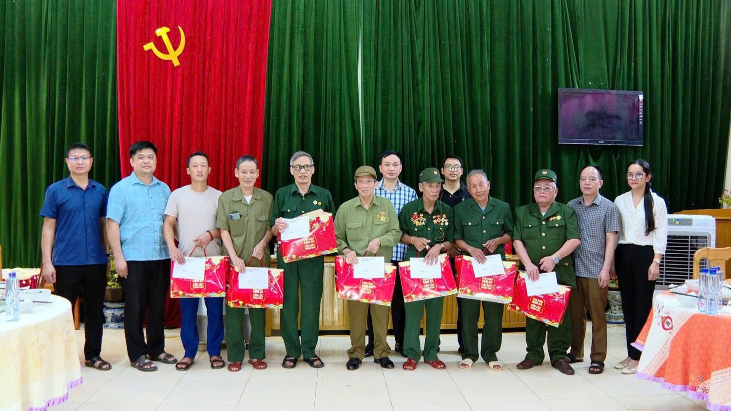Xã Tuần Giáo Tổ chức gặp mặt, động viên nạn nhân...