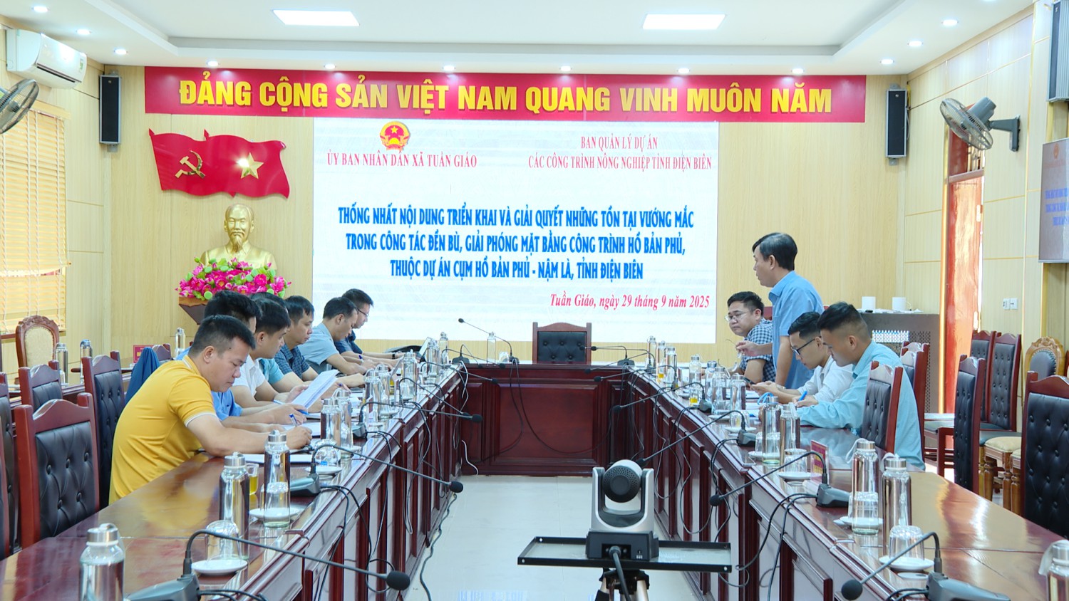 Thống nhất nội dung triển khai và giải quyết những...
