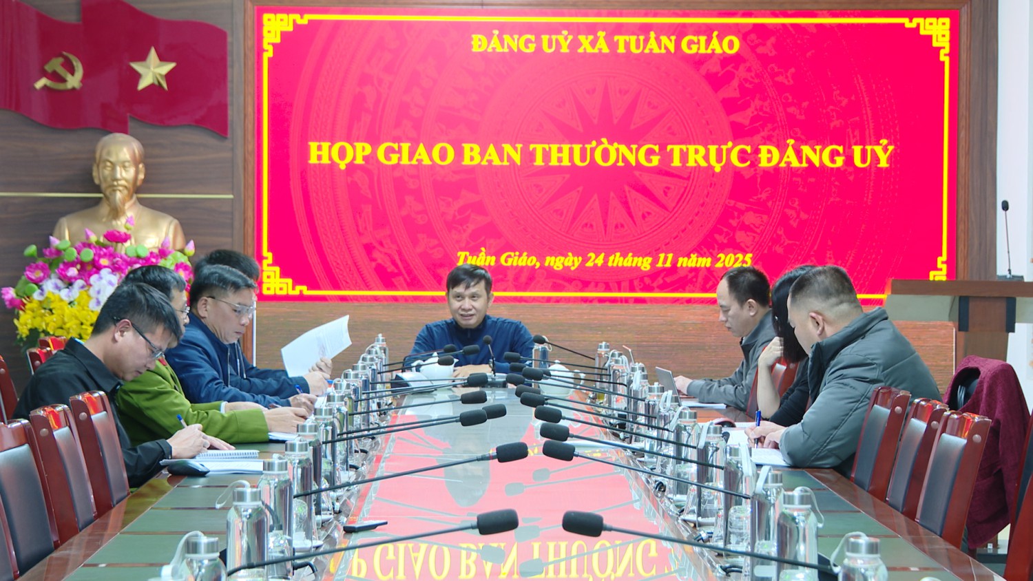 Họp giao ban Thường trực Đảng uỷ xã Tuần Giáo