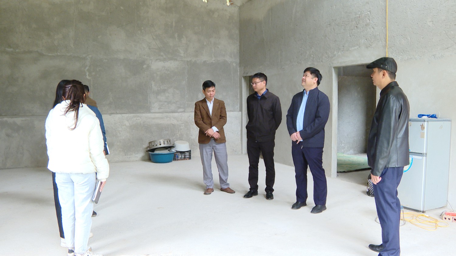 Lãnh đạo xã Tuần Giáo kiểm tra các chương trình hỗ...