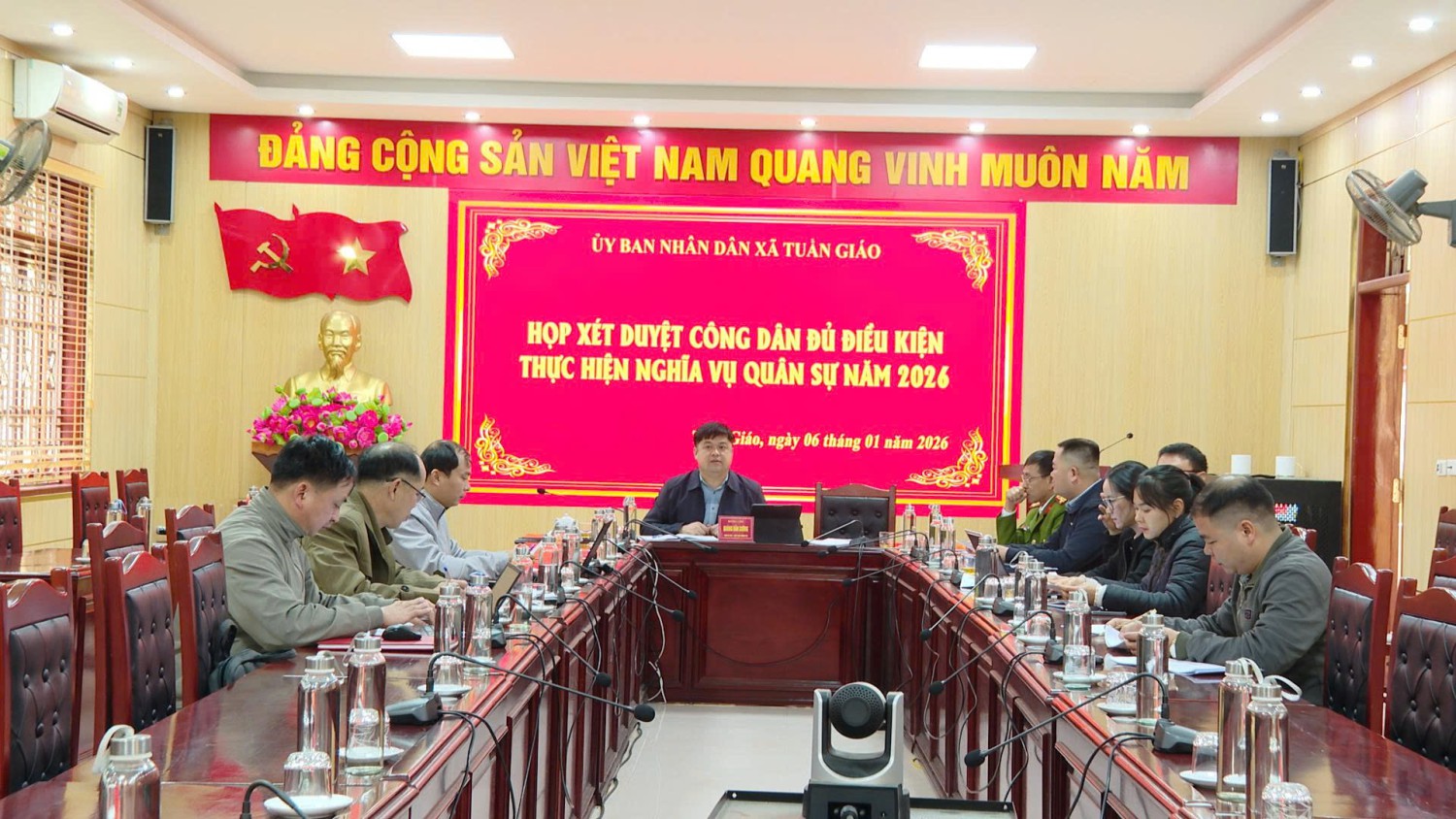 Họp xét duyệt công dân đủ điều kiện thực hiện...