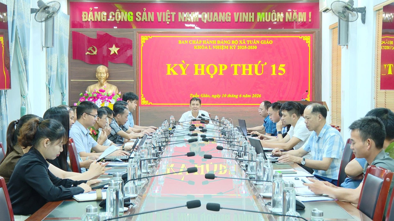 Kỳ họp thứ 15 Ban Chấp hành Đảng bộ xã Tuần Giáo