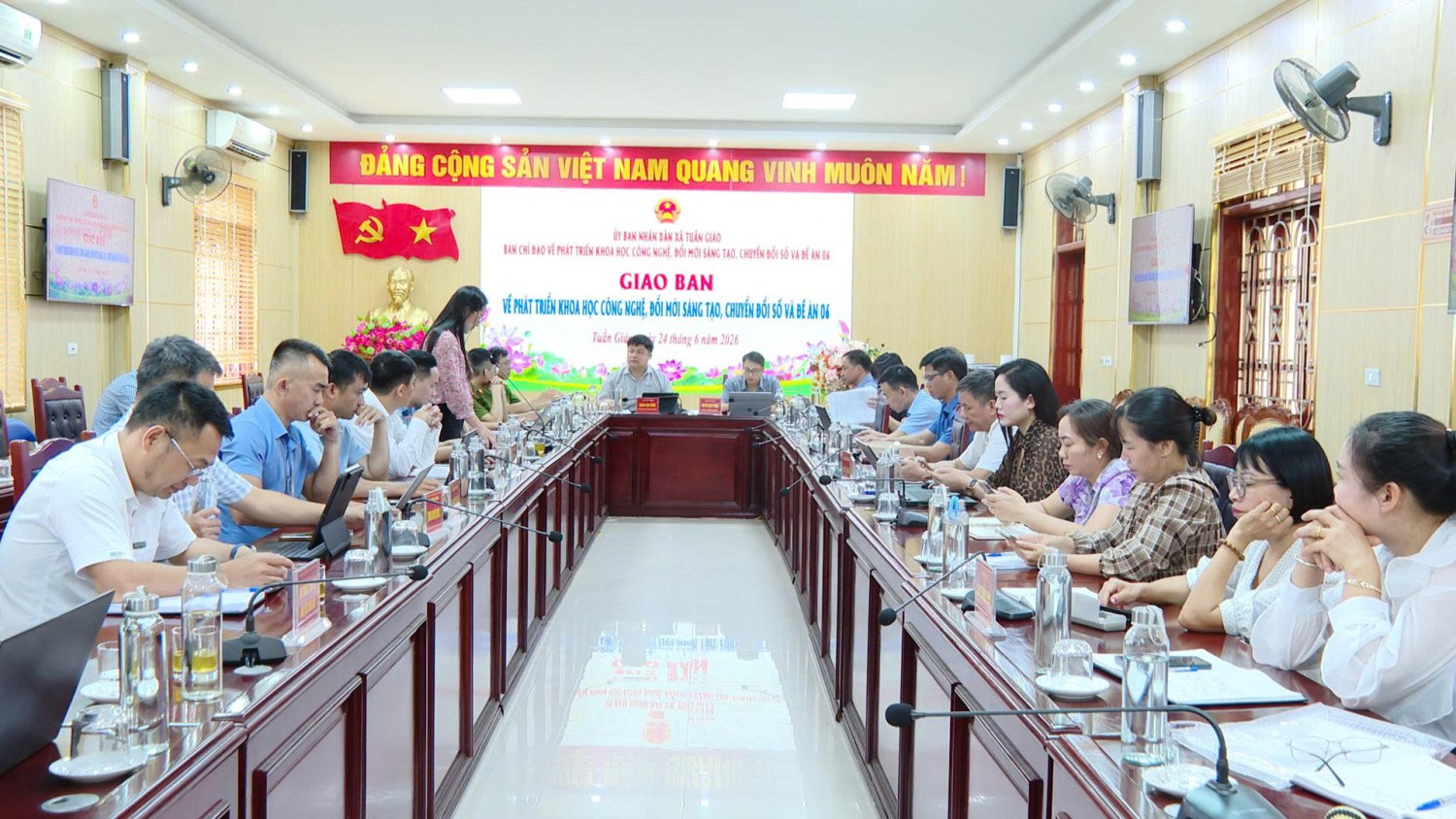 Họp giao ban Ban chỉ đạo về phát triển khoa học công nghệ, đổi mới sáng tạo, chuyển đổi số và Đề án 06